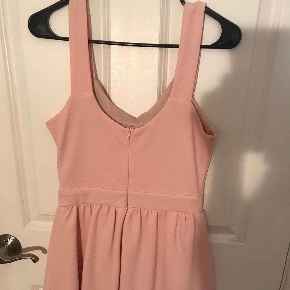 Light pink dress with jeweled neck line - Picture 2 of 2
